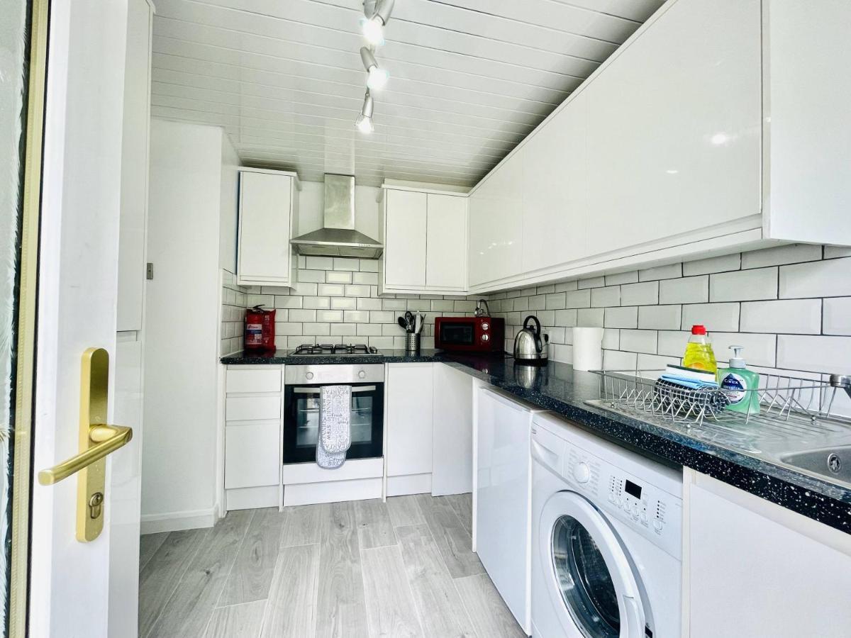 Central Hamilton House Екстер'єр фото