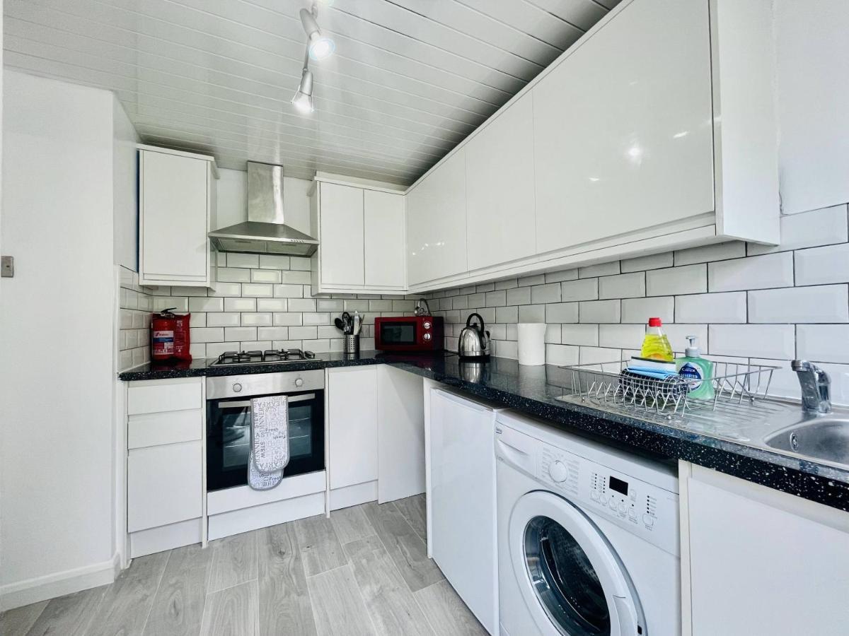 Central Hamilton House Екстер'єр фото