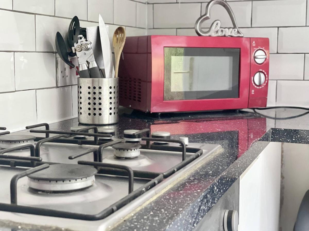 Central Hamilton House Екстер'єр фото