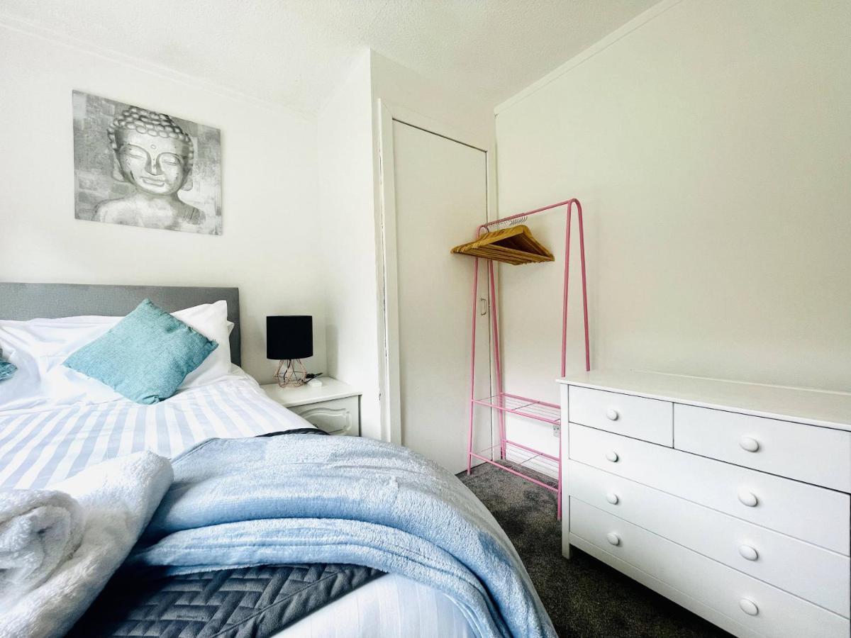 Central Hamilton House Екстер'єр фото