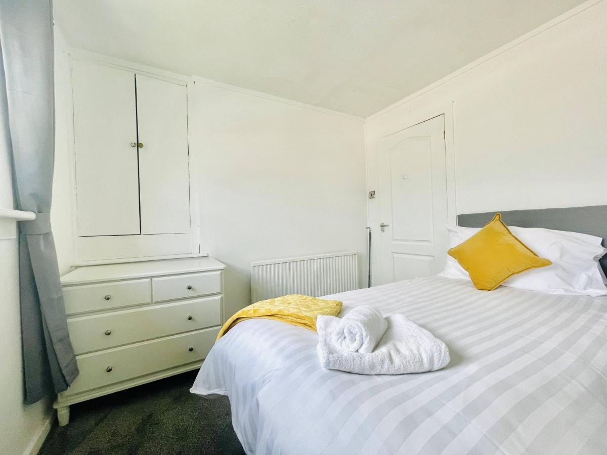 Central Hamilton House Екстер'єр фото