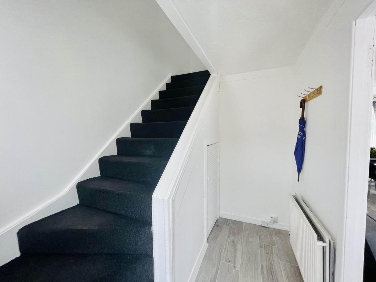Central Hamilton House Екстер'єр фото